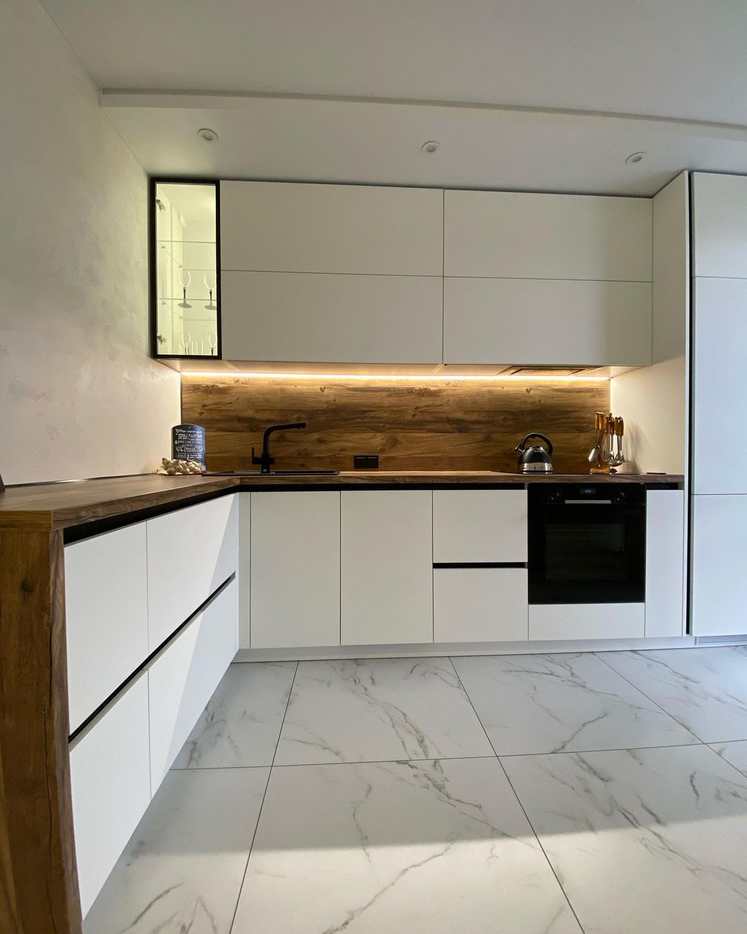 Кухня в скандинавском стиле 2022: для большого дома и маленькой квартиры