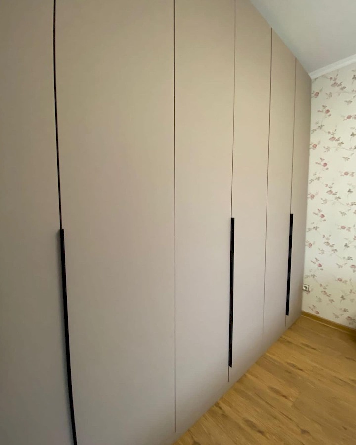 Встроенные шкафы-Встраиваемый распашной шкаф «Модель 28»-фото4